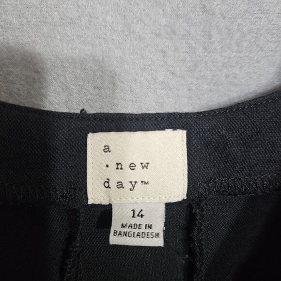 Princess Seamed Black Midi Dress Fitted Sz 14 Pockets Aged Black Goth Trad - Picture 2 of 7